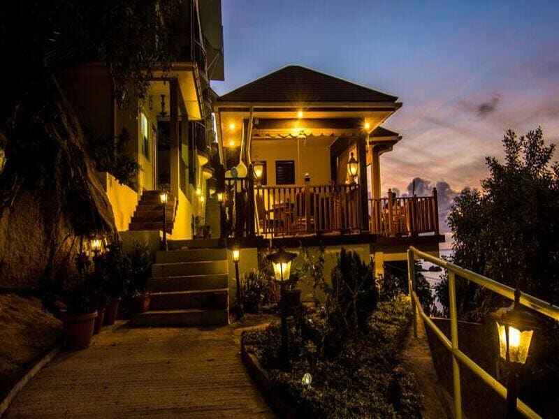 Treasure Cove Hotel & Restaurant