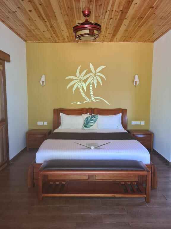 La Digue Luxury Beach Bungalow