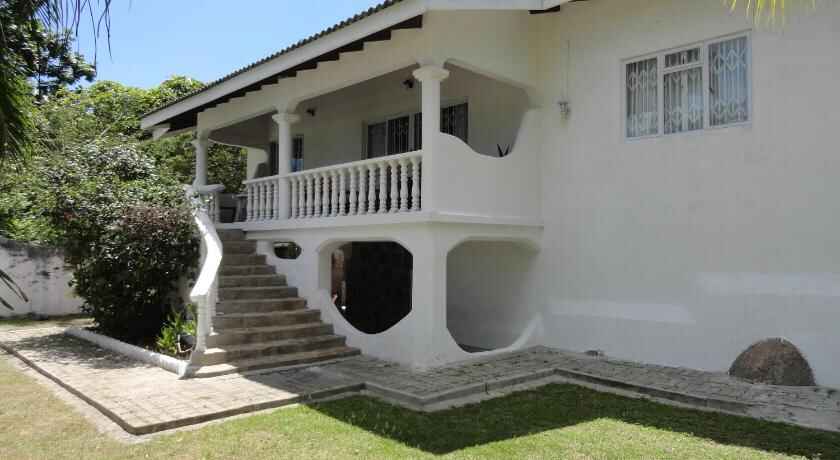 Lazare Picault Hotel