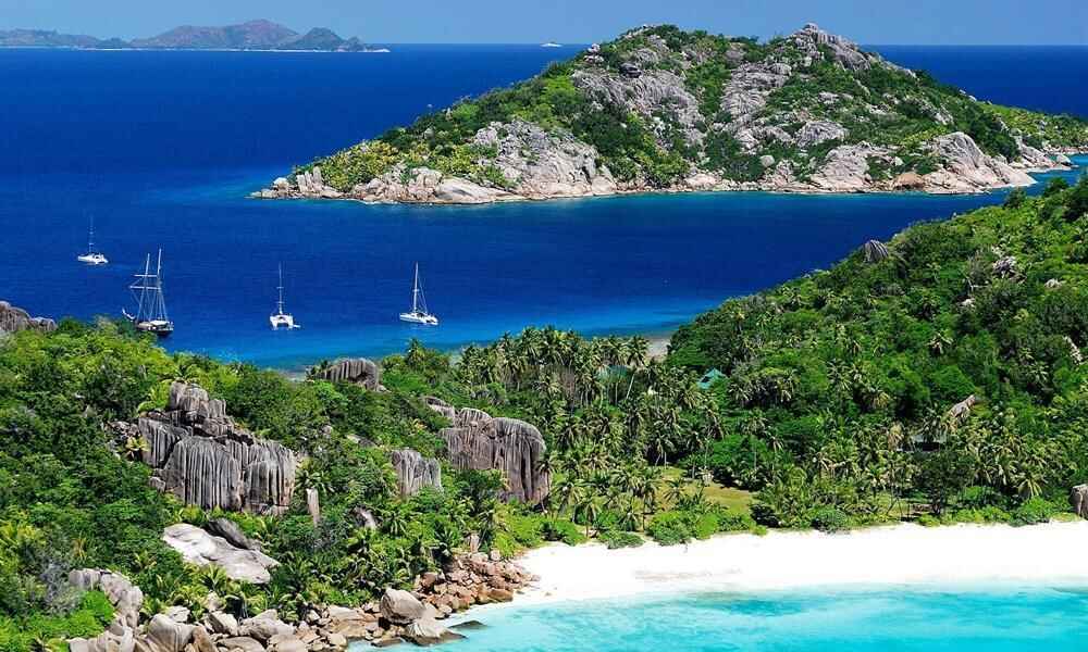 Grande Soeur Island