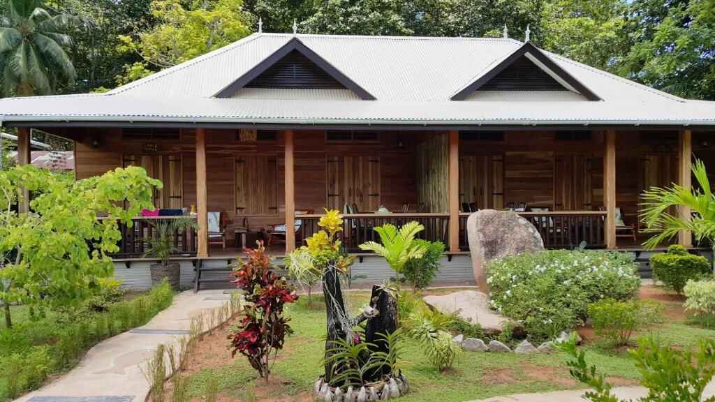 La Digue Holiday Villa