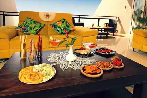 Large VIP bedroom in Deluxe Pool CliffHanger Villa