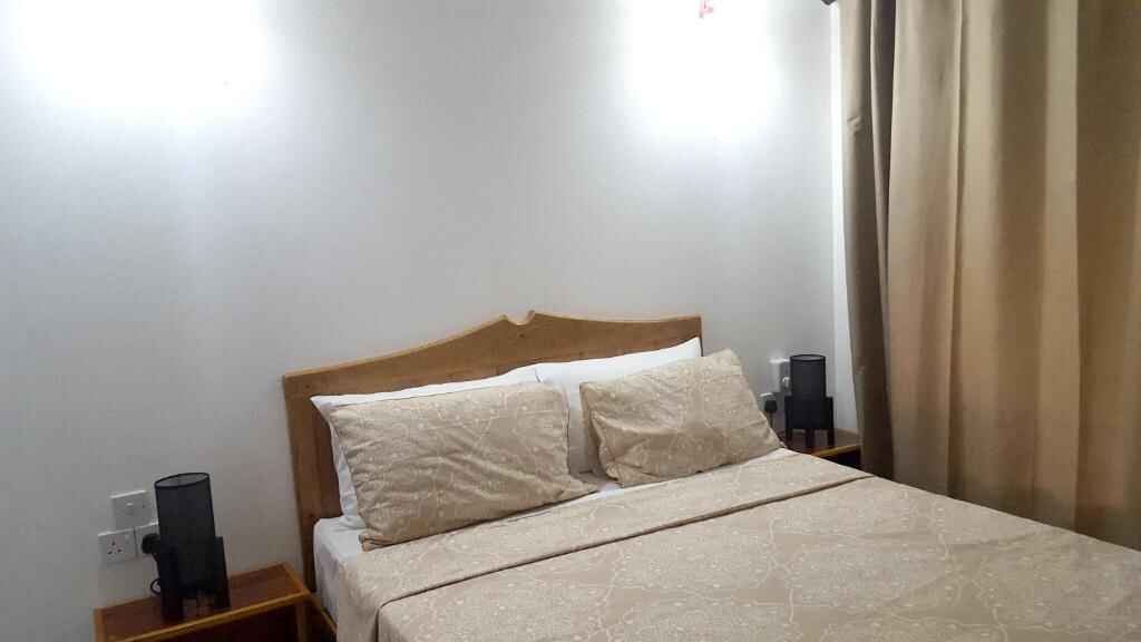 One bedroom appartement with sea view enclosed garden and wifi at Baie Sainte Anne