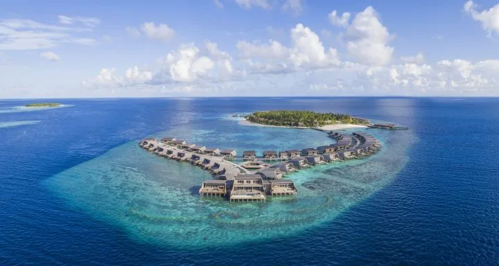 Eco-Luxury Milestone: St. Regis Maldives Vommuli Goes Green