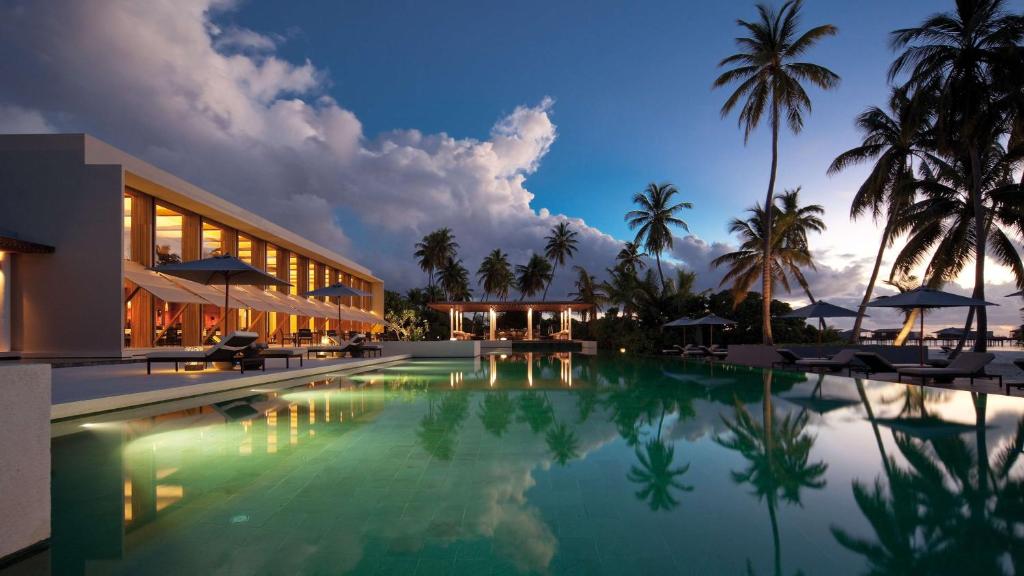 The Standard Maldives Named Best Beach Resort