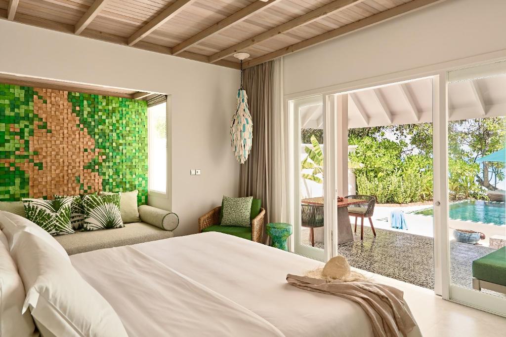 Finolhu Welcomes New Marine Biologist to Resort