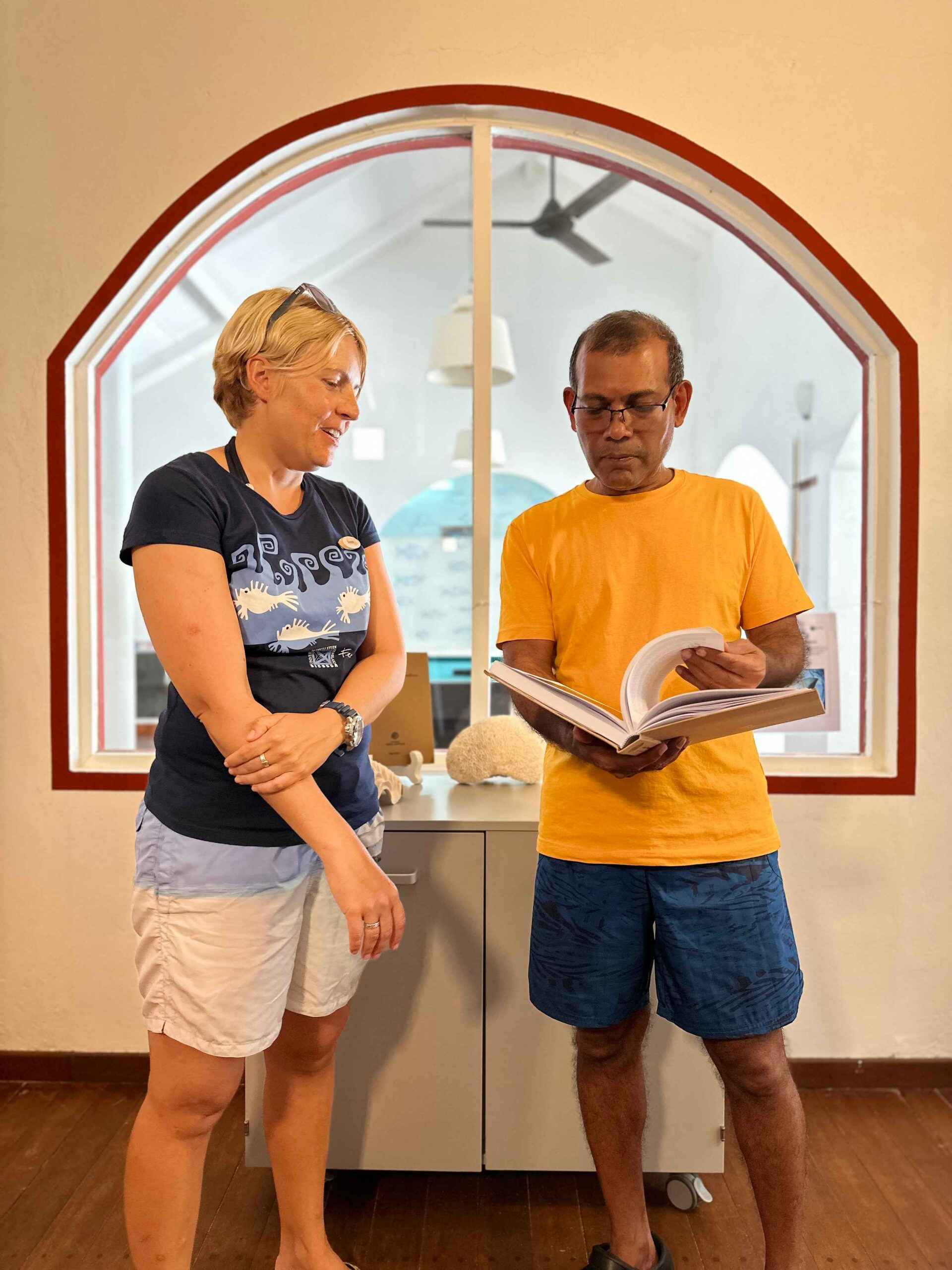 Mohamed Nasheed, Speaker of the People's Majlis, Visits the Diamonds Thudufushi Marine Laboratory
