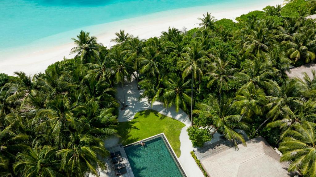 InterContinental Maldives Maamunagau Resort unveils new padel court
