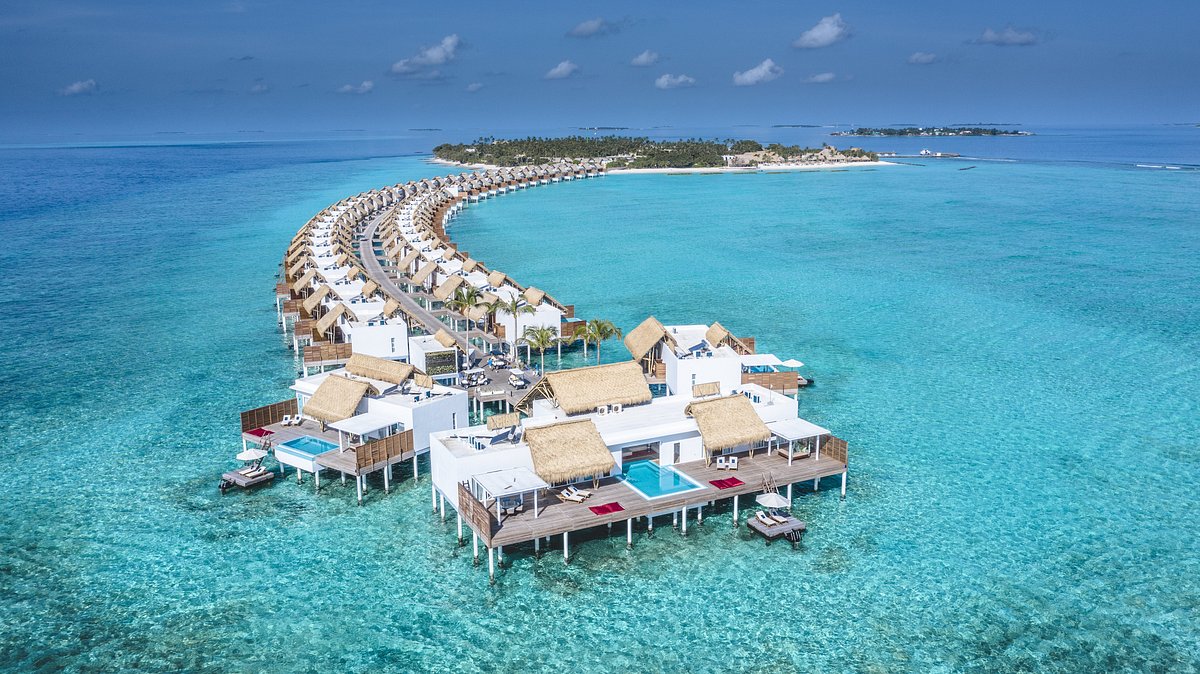 2025 World Travel Awards: Hideaway Beach Resort Shines