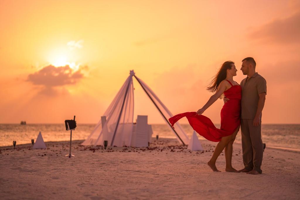 Celebrate Romance in Paradise at Coco Bodu Hithi