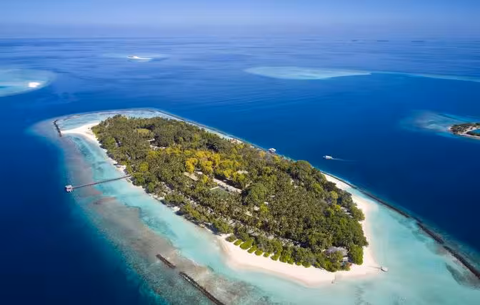 Royal Island Host A Reef cleaning event at Eydhafushi Island 