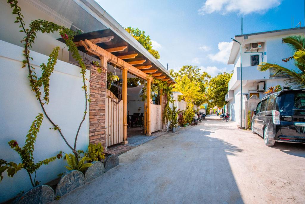 Dhiraagu Win 2 Speedboats