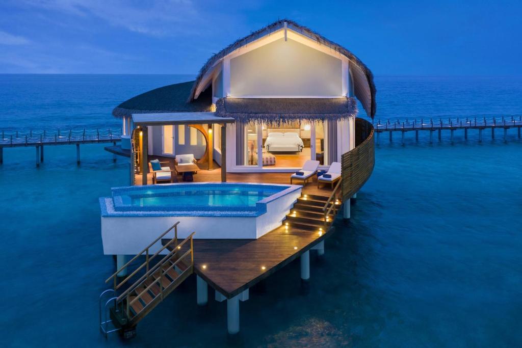 Five Maldives Resorts Honoured by Travel Awards
