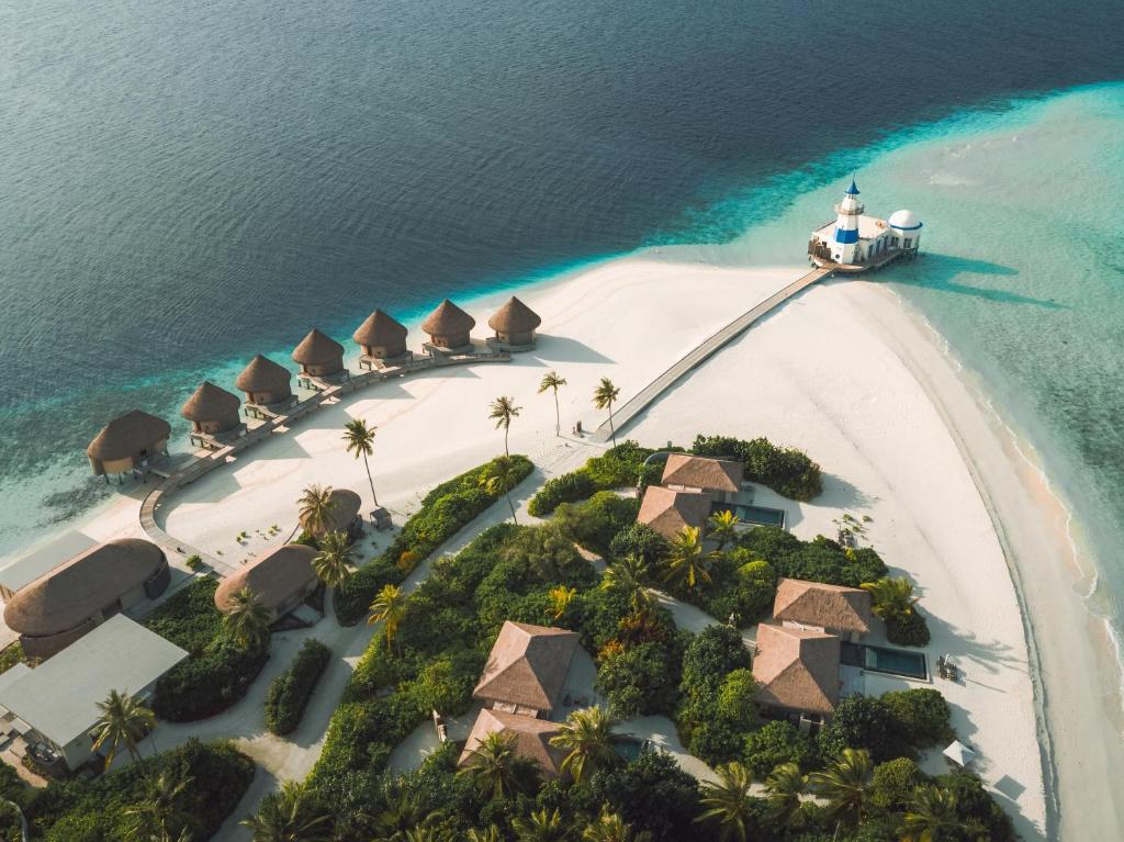 Holiday Season at Intercontinental Maldives to Shine with Chef Tom Aikens in 2025