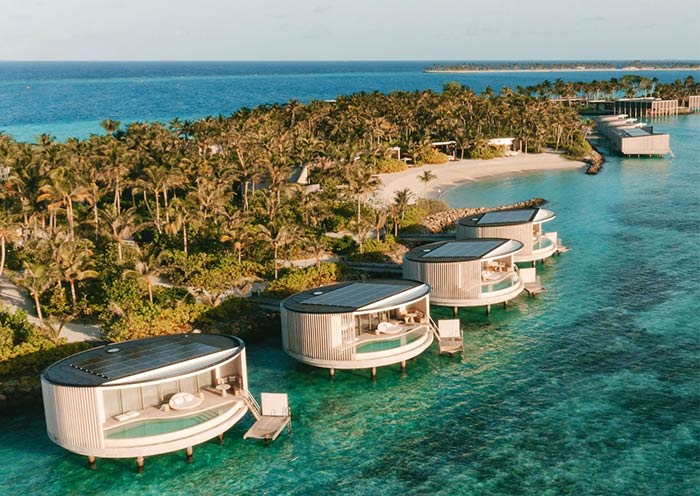 Ritz-Carlton Maldives Unveils Festive Art 2026