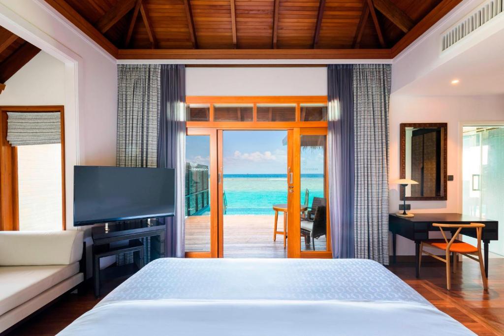 Sheraton Maldives Full Moon Resort & Spa Shines Bright with Five-Day Diwali Celebrations