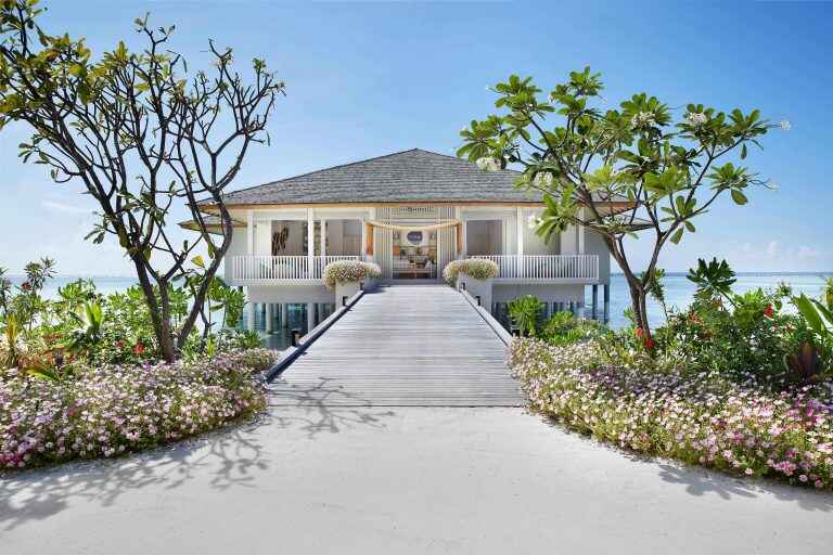 Endless Summer Escapade: Discover Bliss at Le Meridien Maldives Resort & Spa