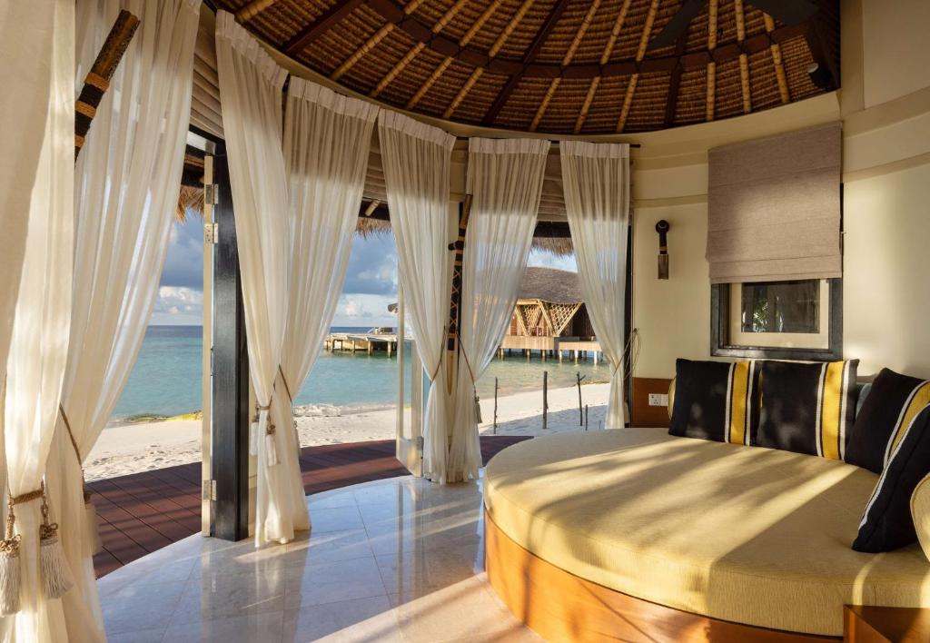 Reconnect with Nature this June at Vabbinfaru & Ihuru Maldives