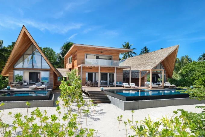 St. Regis Maldives Hosts Tennis Champions in 2026