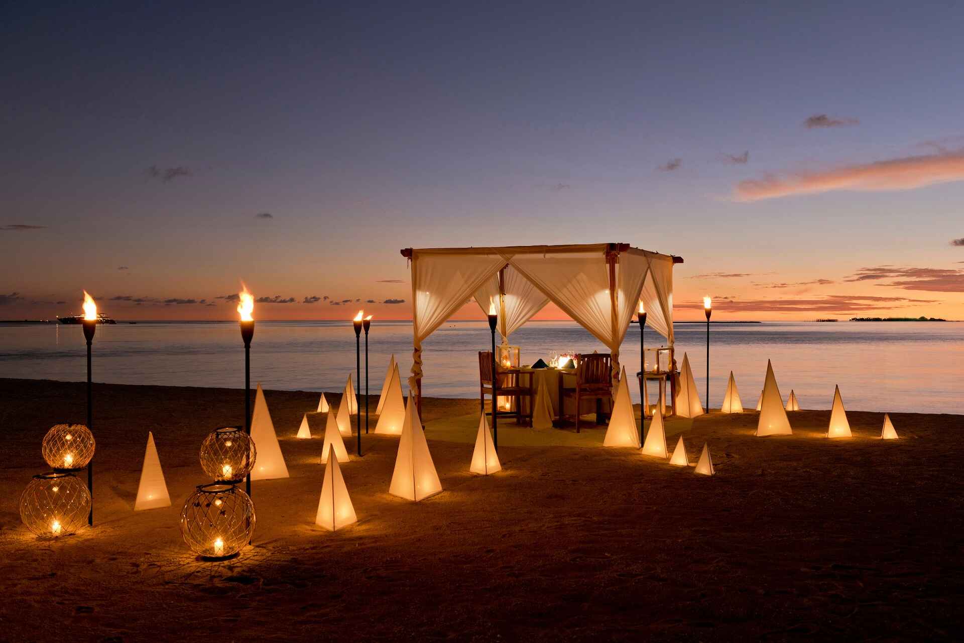 10 Best Romantic Dining Experiences In Maldives